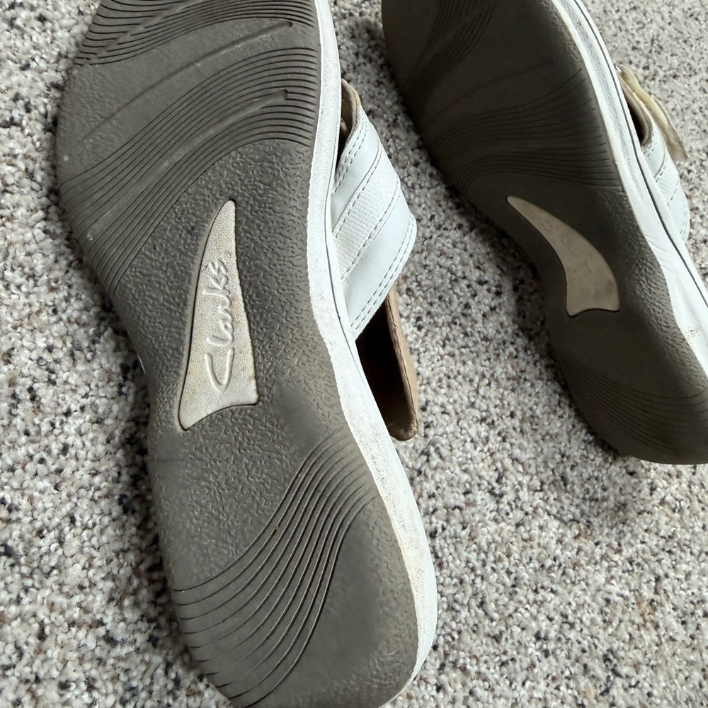 Clarks® Breeze Sea Cloudstepper Women's Flip Flop Sandals - Picture 4 of 5
